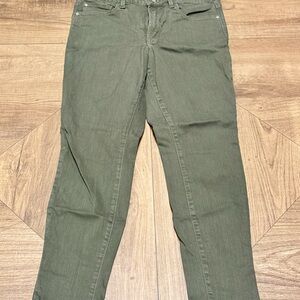 Olive Ankle Cropped Pants
